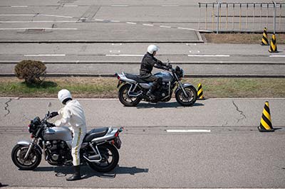 運転しやすい広々とした教習コース
