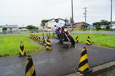 運転しやすい広々とした教習コース
