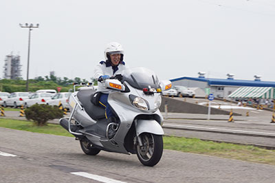 運転しやすい広々とした教習コース
