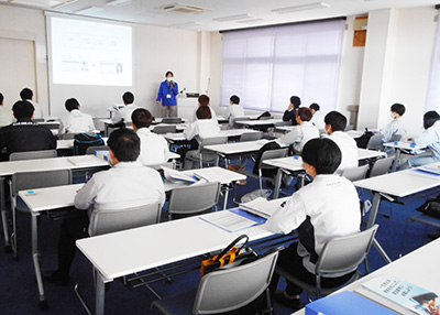企業研修会の部外講師