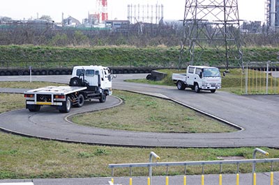 運転しやすい広々とした教習コース