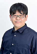 ナレーターの西俊幸の顔写真